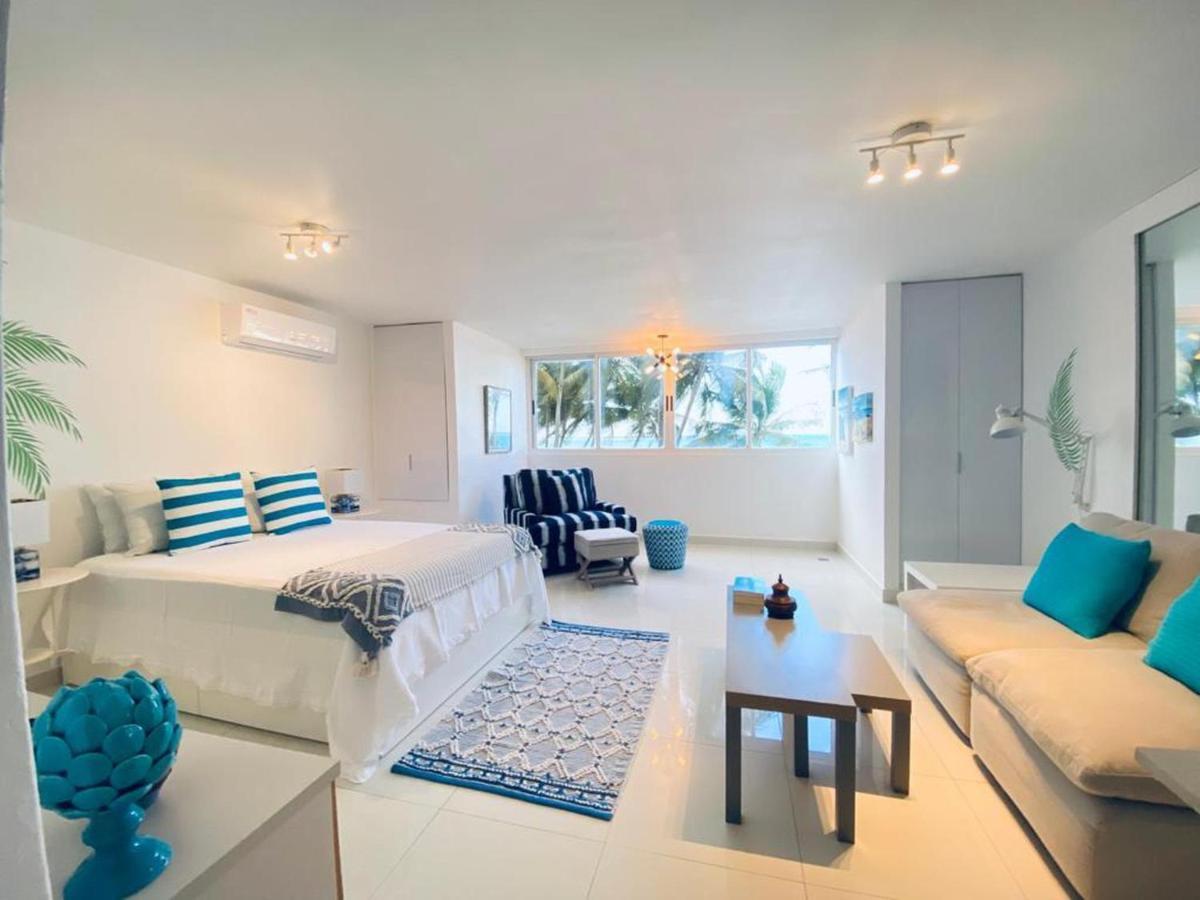Kasa Las Palmas Ocean View Beachfront Condo Pool San Juan Kültér fotó