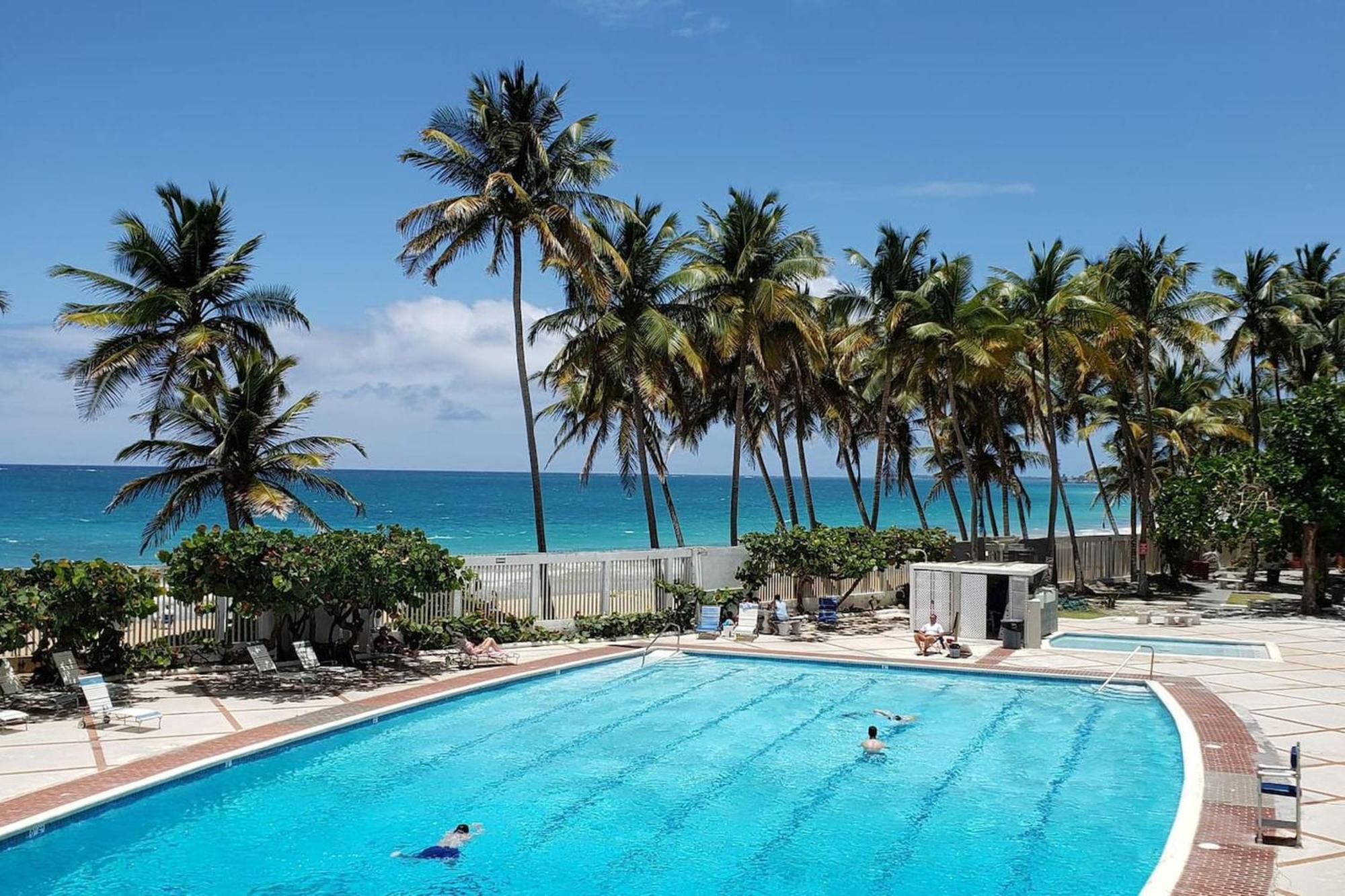 Kasa Las Palmas Ocean View Beachfront Condo Pool San Juan Kültér fotó
