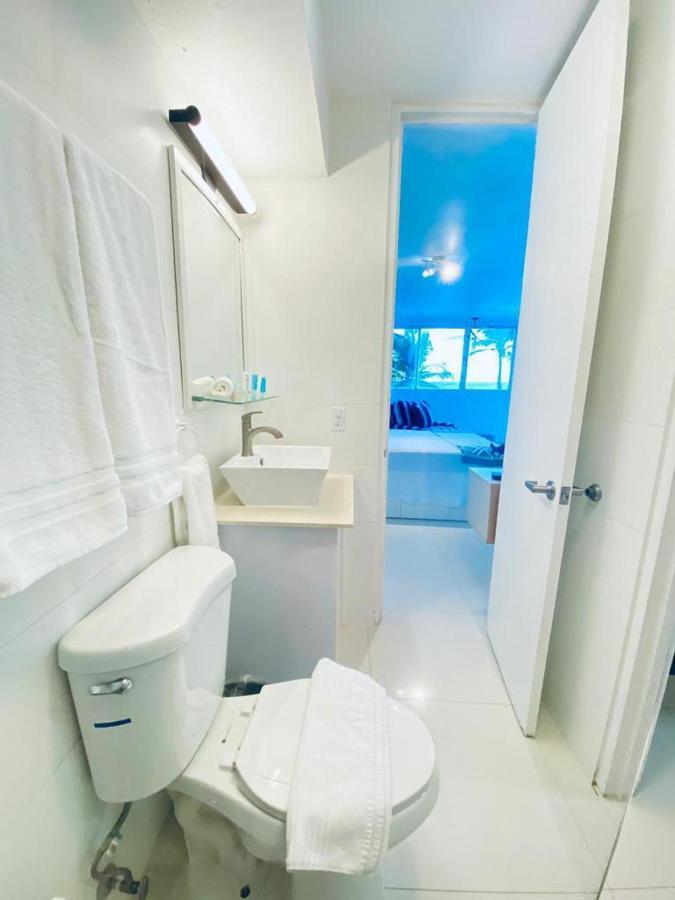 Kasa Las Palmas Ocean View Beachfront Condo Pool San Juan Kültér fotó