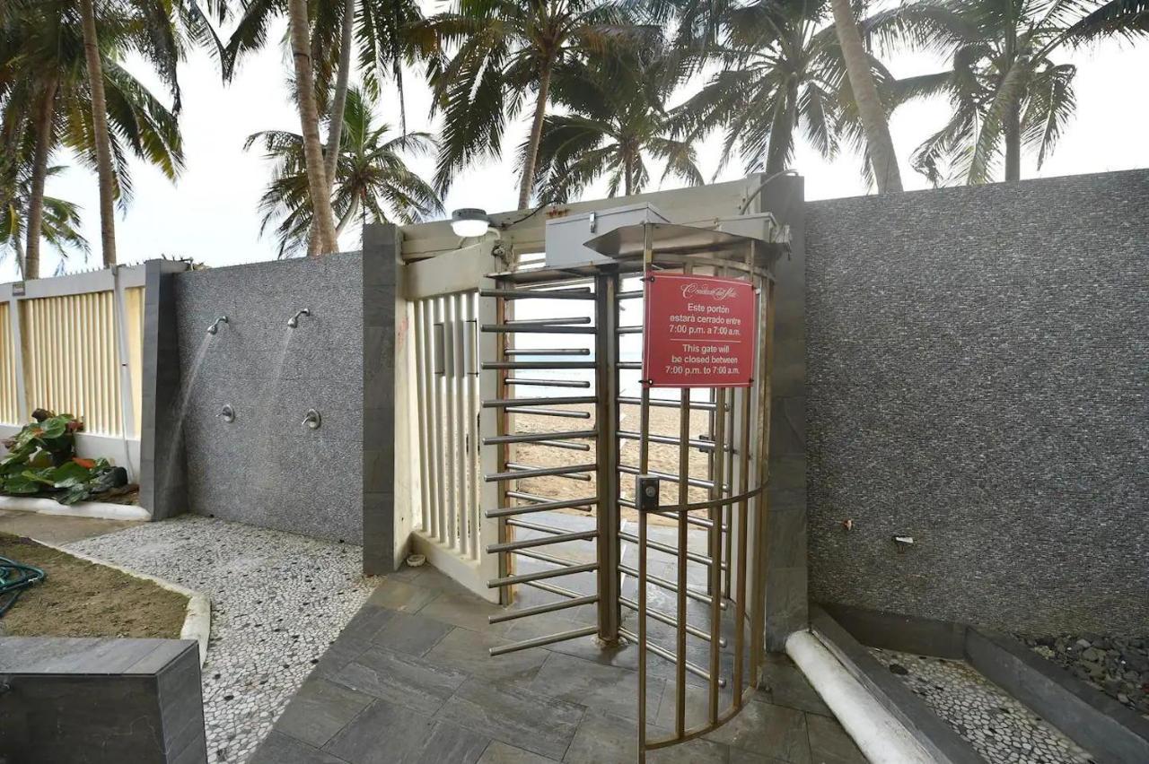 Kasa Las Palmas Ocean View Beachfront Condo Pool San Juan Kültér fotó